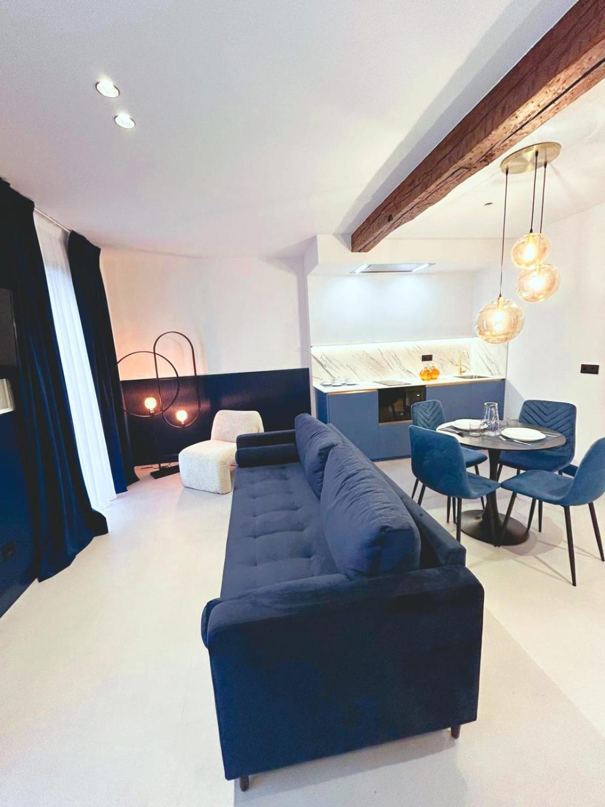 Lemon Suites Santender Szoba fotó