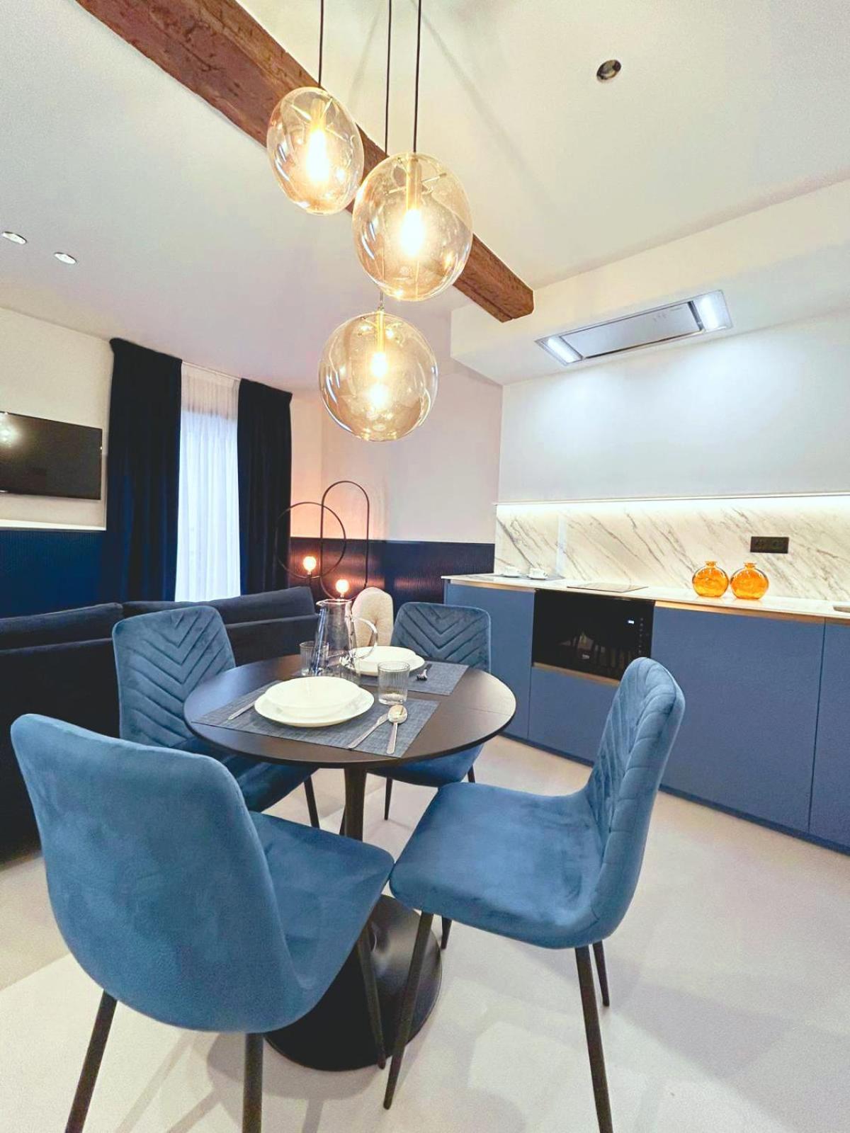 Lemon Suites Santender Szoba fotó