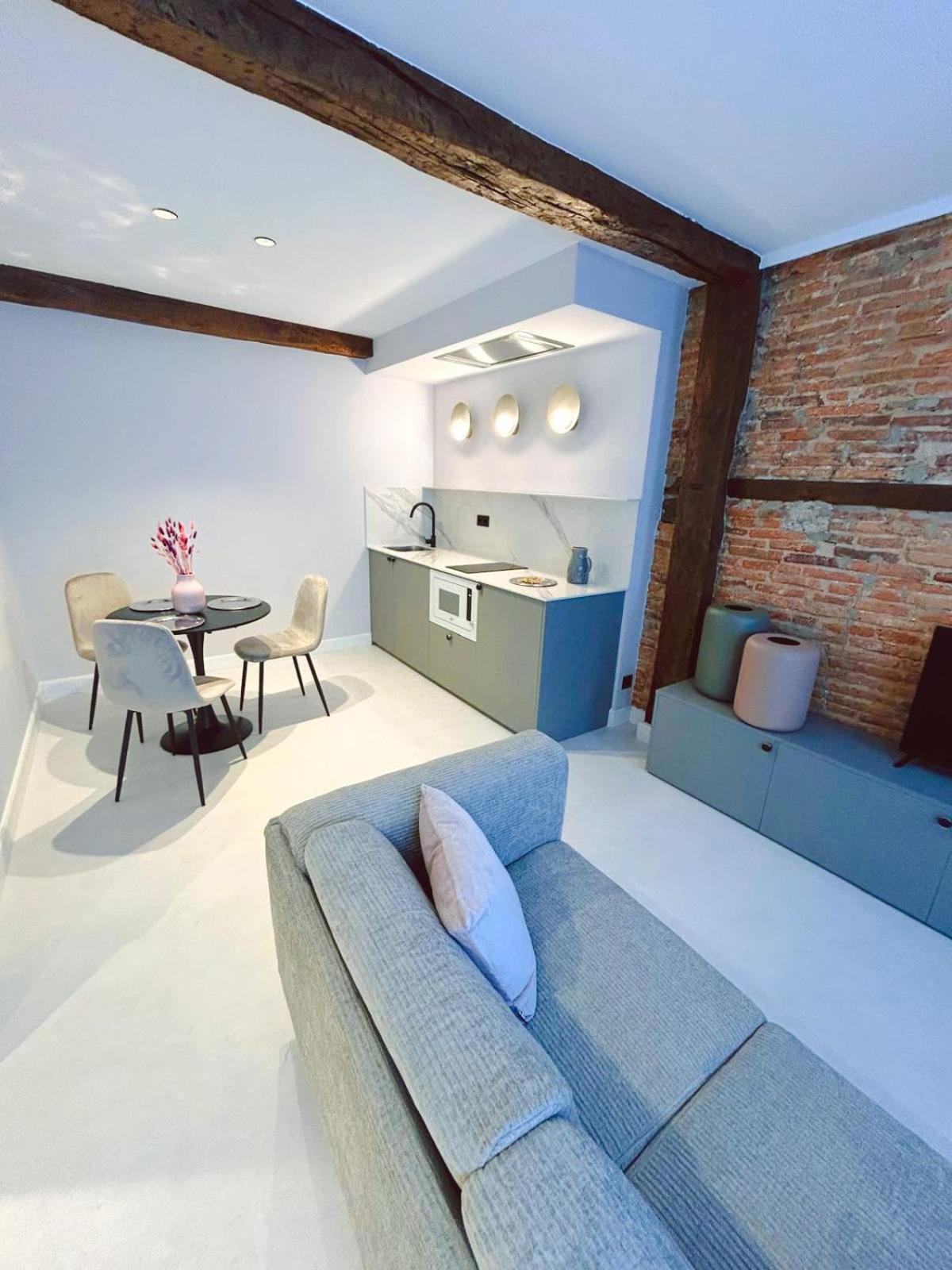 Lemon Suites Santender Szoba fotó